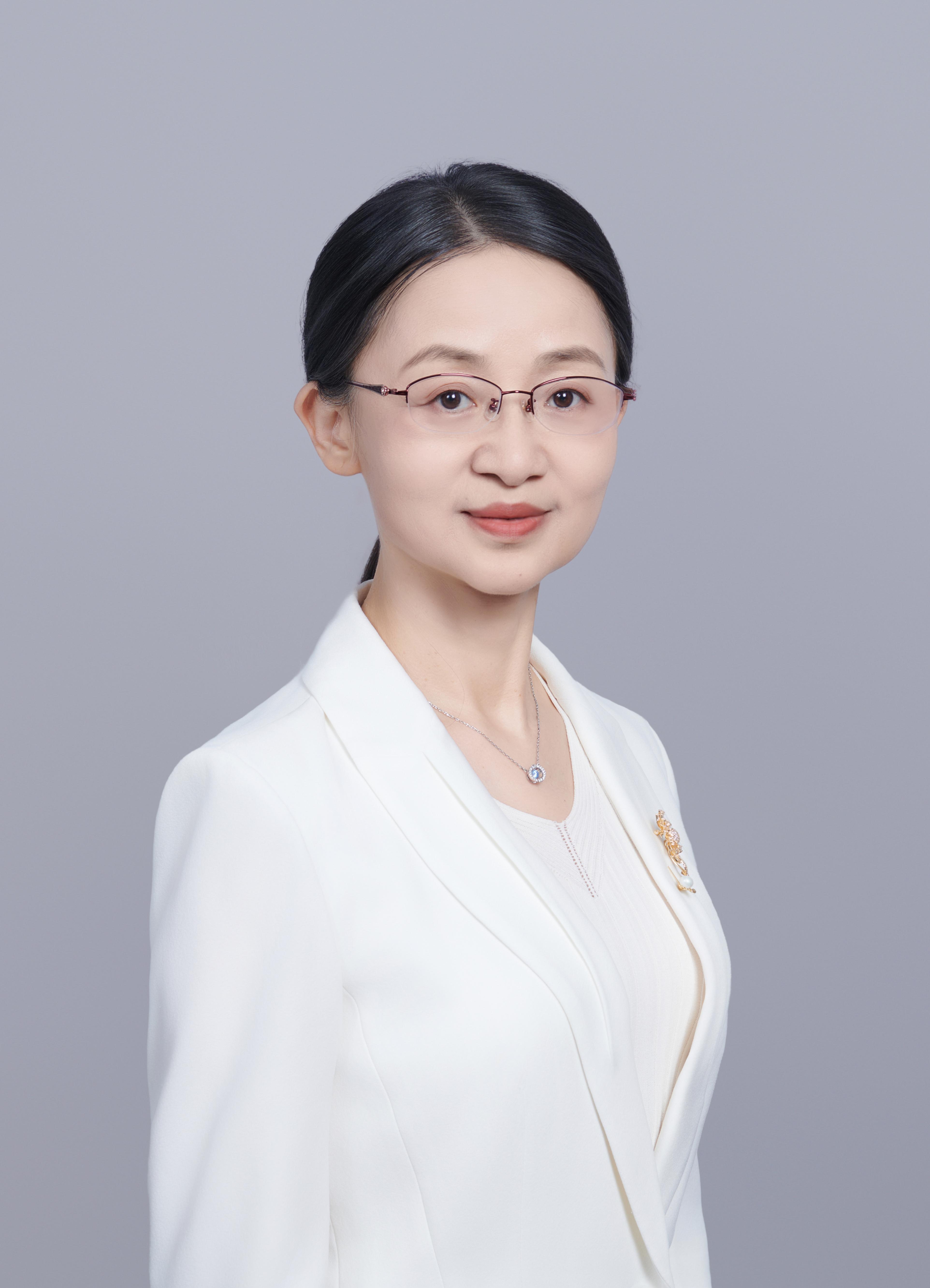 王霞